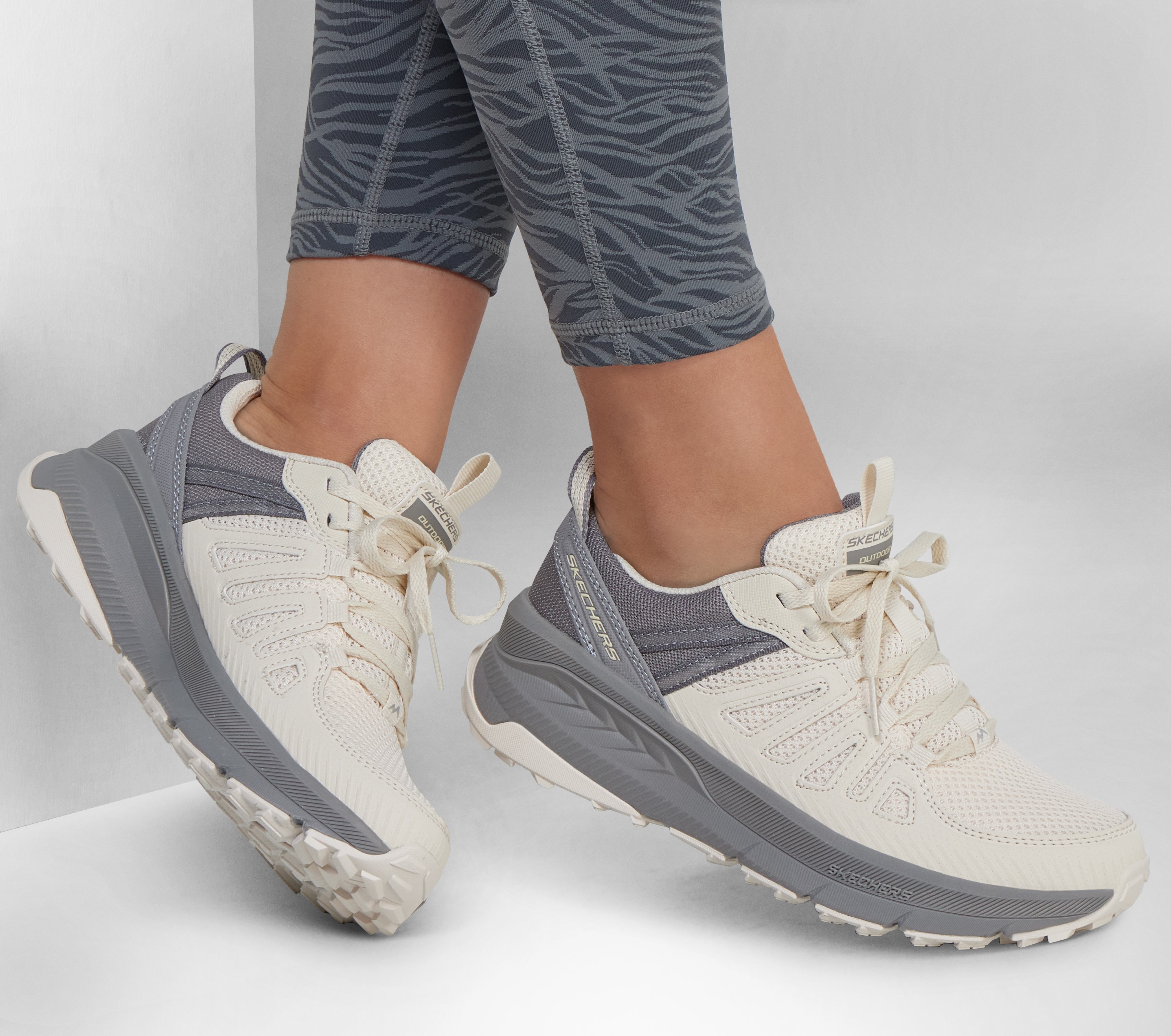 Skechers cascades shop