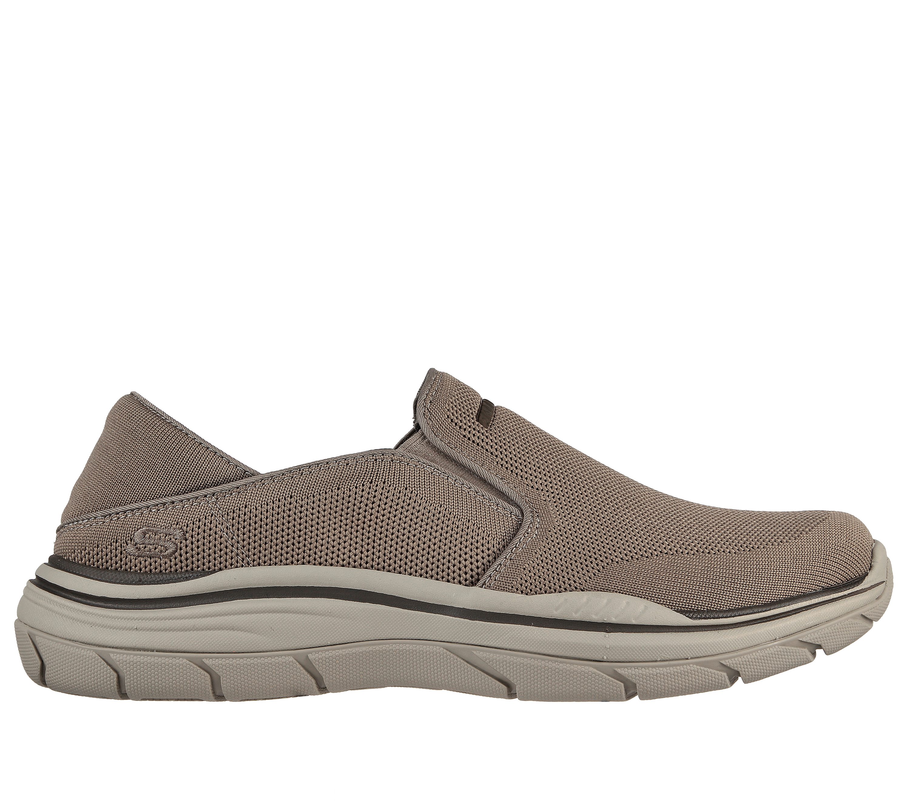 Relaxed fit on sale skechers review